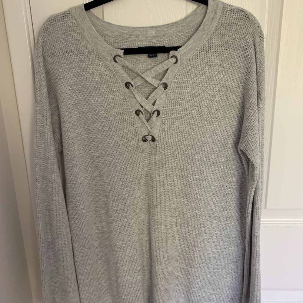 American Eagle- gray sweater